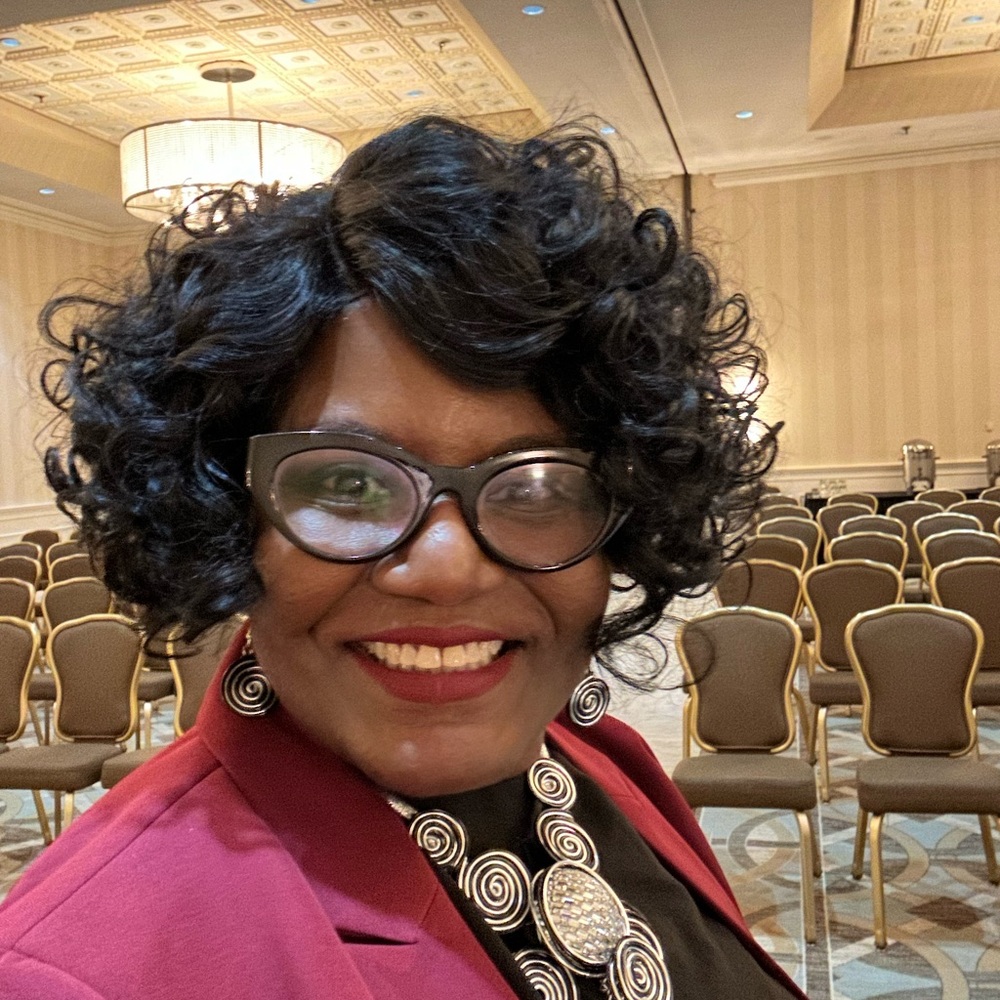 Meet your Posher, Nikki